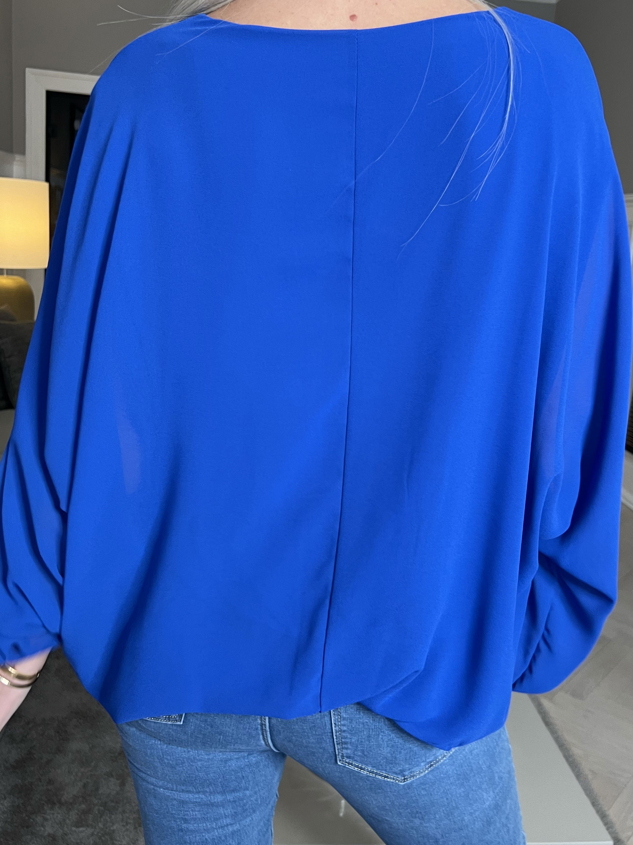 Destiny Plain - Bluse i chiffon med flagermusærmer